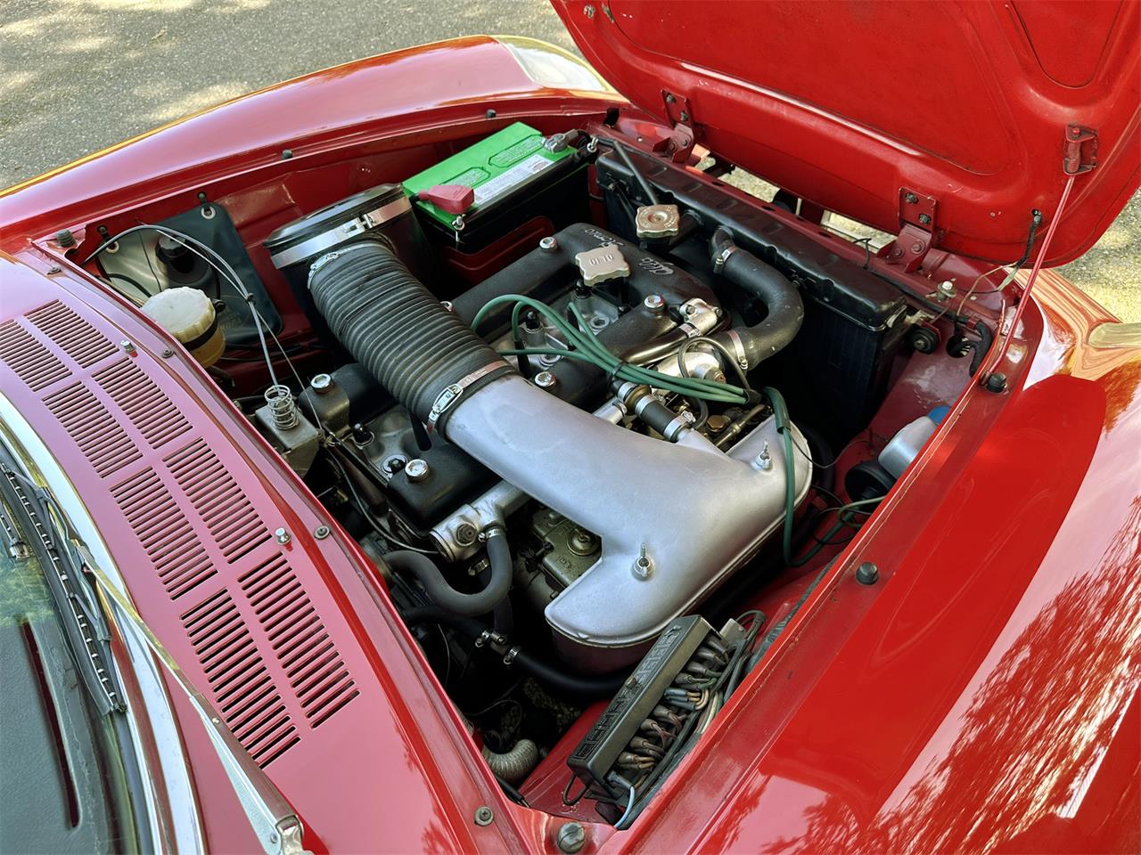 Alfa-romeo-Duetto-1967-Red-Black-9