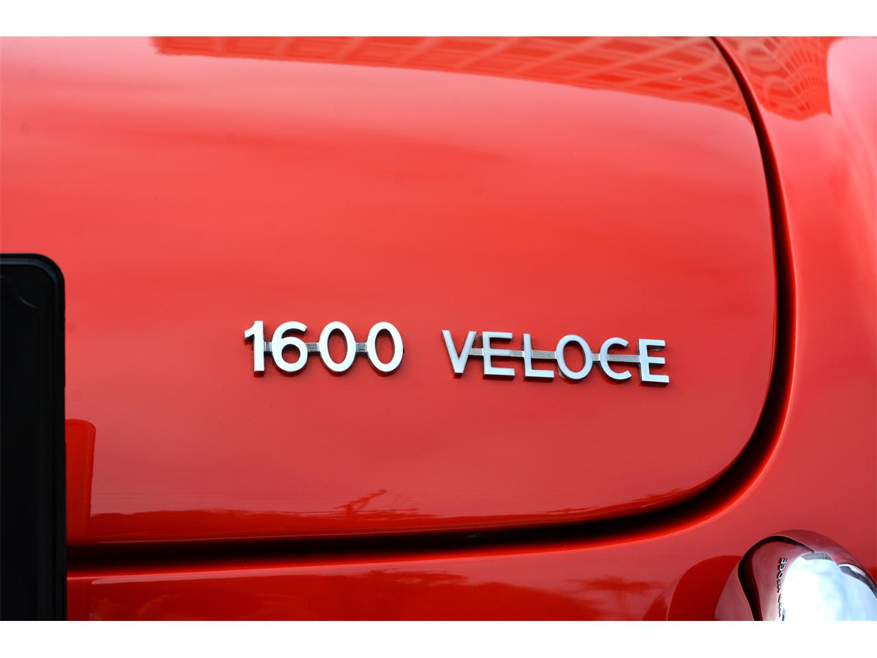 Alfa-romeo-Giulia-spider-veloce-1965-Red-Black-17