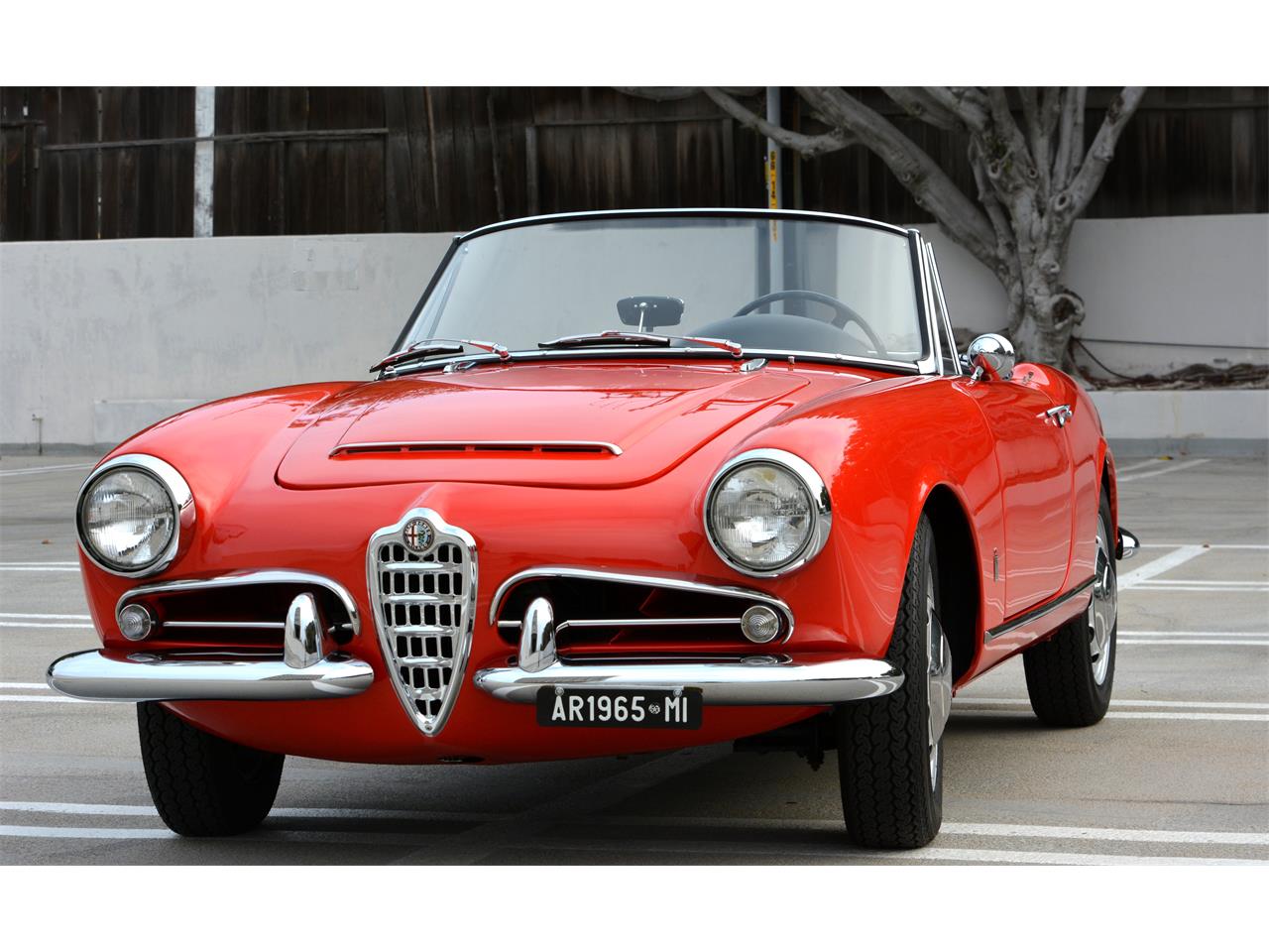 Alfa-romeo-Giulia-spider-veloce-1965-Red-Black-22