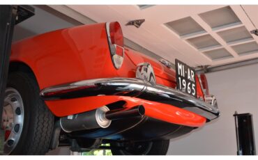 Alfa-romeo-Giulia-spider-veloce-1965-Red-Black-23