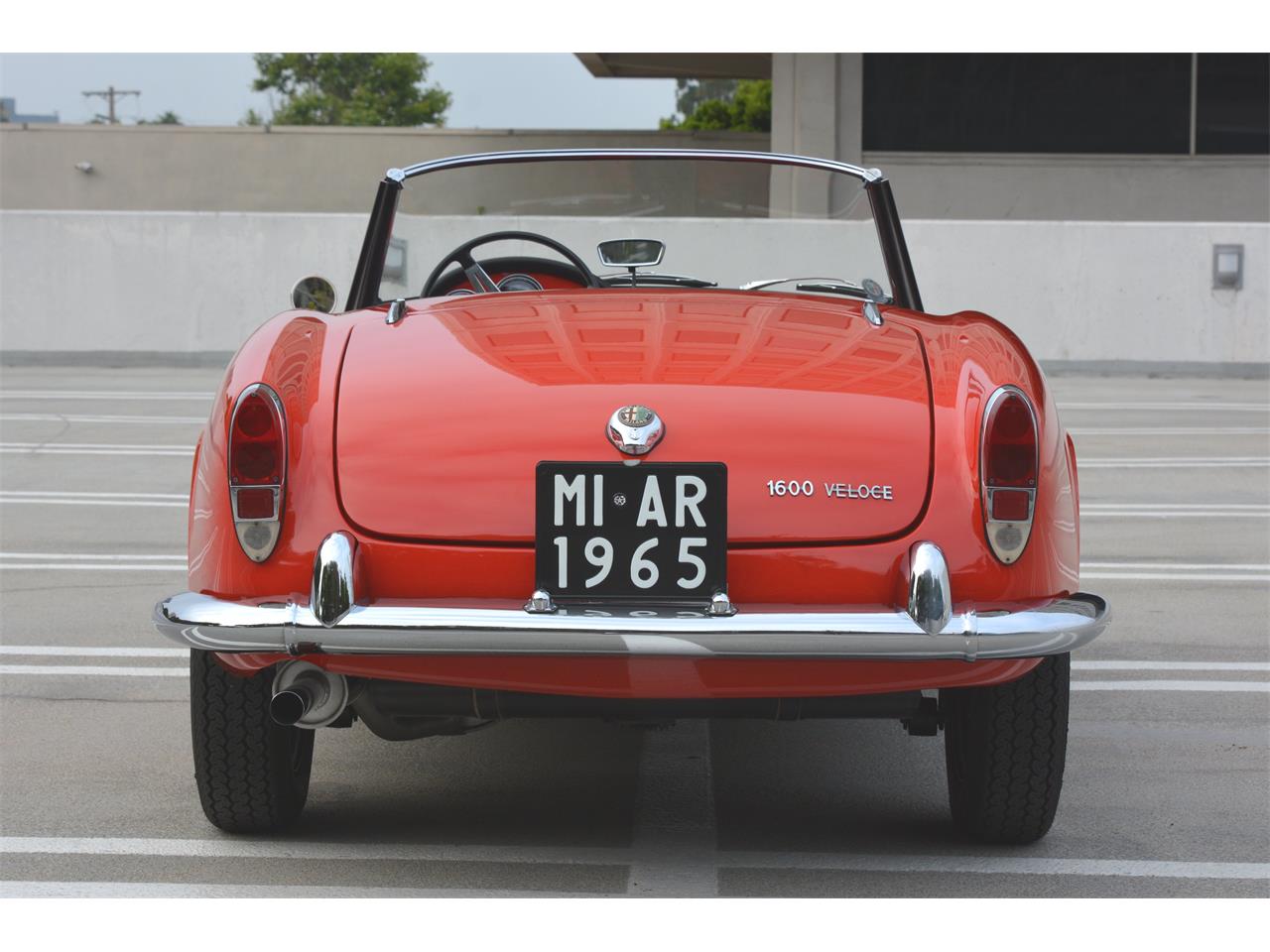 Alfa-romeo-Giulia-spider-veloce-1965-Red-Black-9