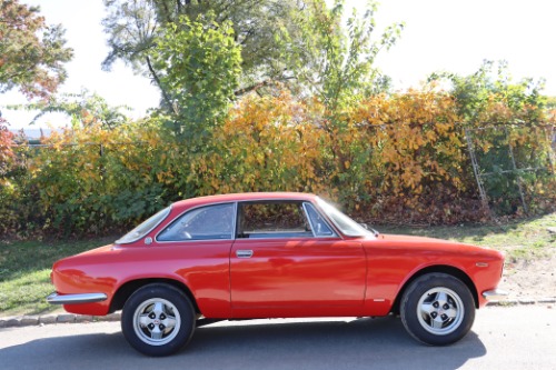 Alfa-romeo-Giulia-sprint-1967-Red-Black-1
