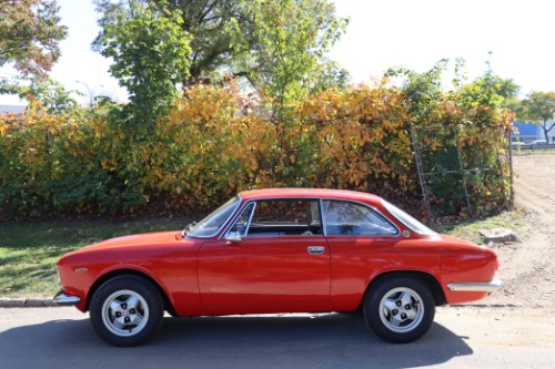 Alfa-romeo-Giulia-sprint-1967-Red-Black-2