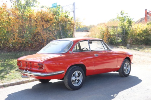 Alfa-romeo-Giulia-sprint-1967-Red-Black-3