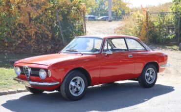 Alfa-romeo-Giulia-sprint-1967-Red-Black