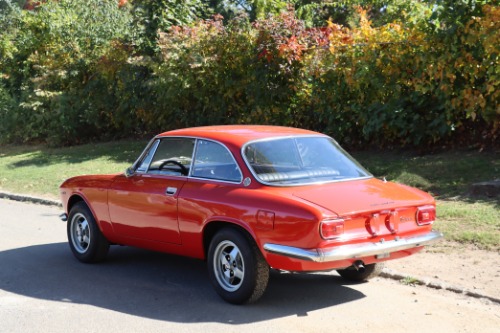 Alfa-romeo-Giulia-sprint-1967-Red-Black-4