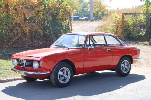 Alfa-romeo-Giulia-sprint-1967-Red-Black