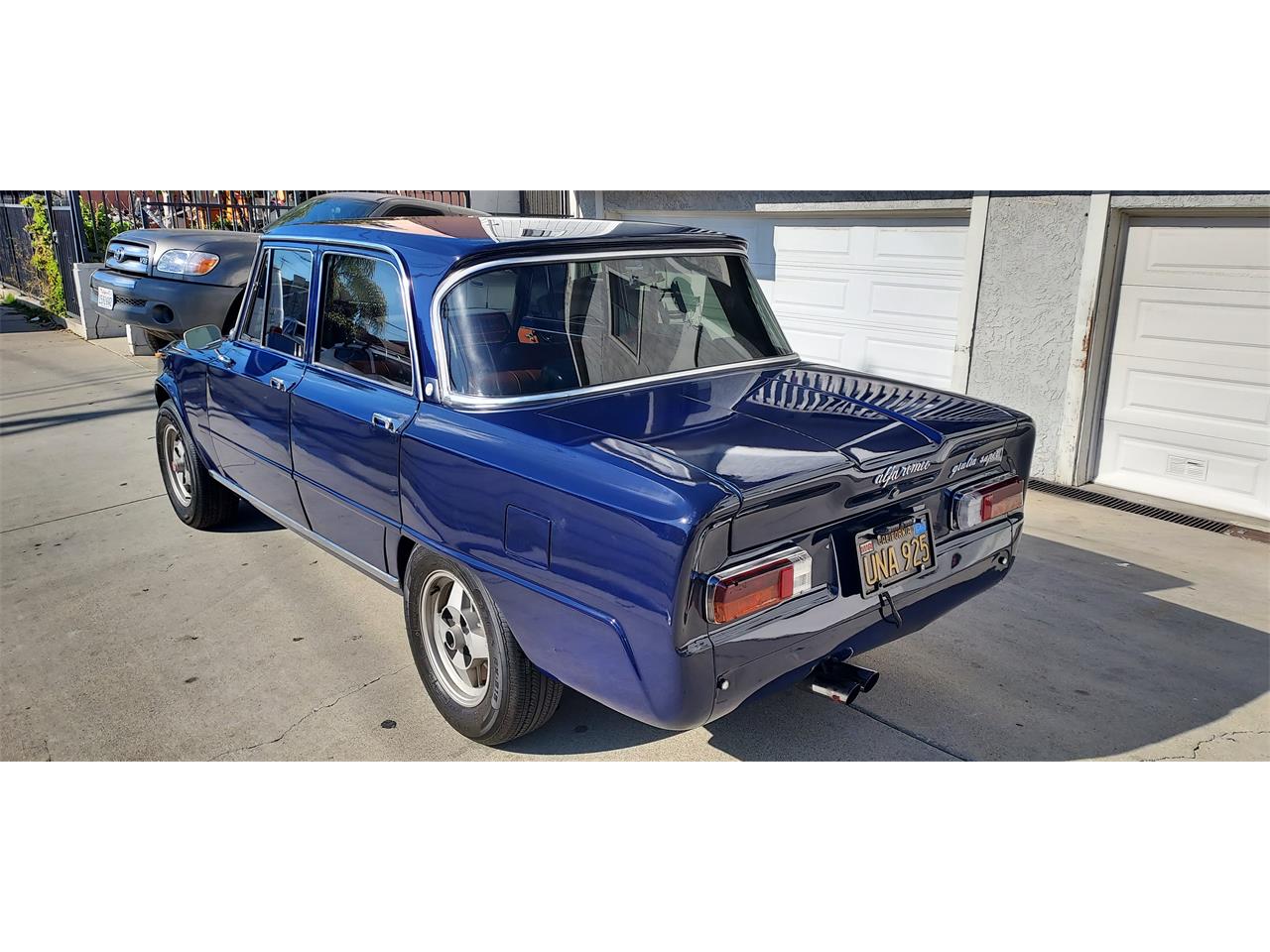 Alfa-romeo-Giulia-super-1967-Navy-Blue-Tan-10