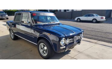 Alfa-romeo-Giulia-super-1967-Navy-Blue-Tan-13