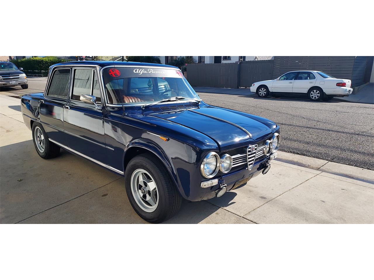 Alfa-romeo-Giulia-super-1967-Navy-Blue-Tan-13