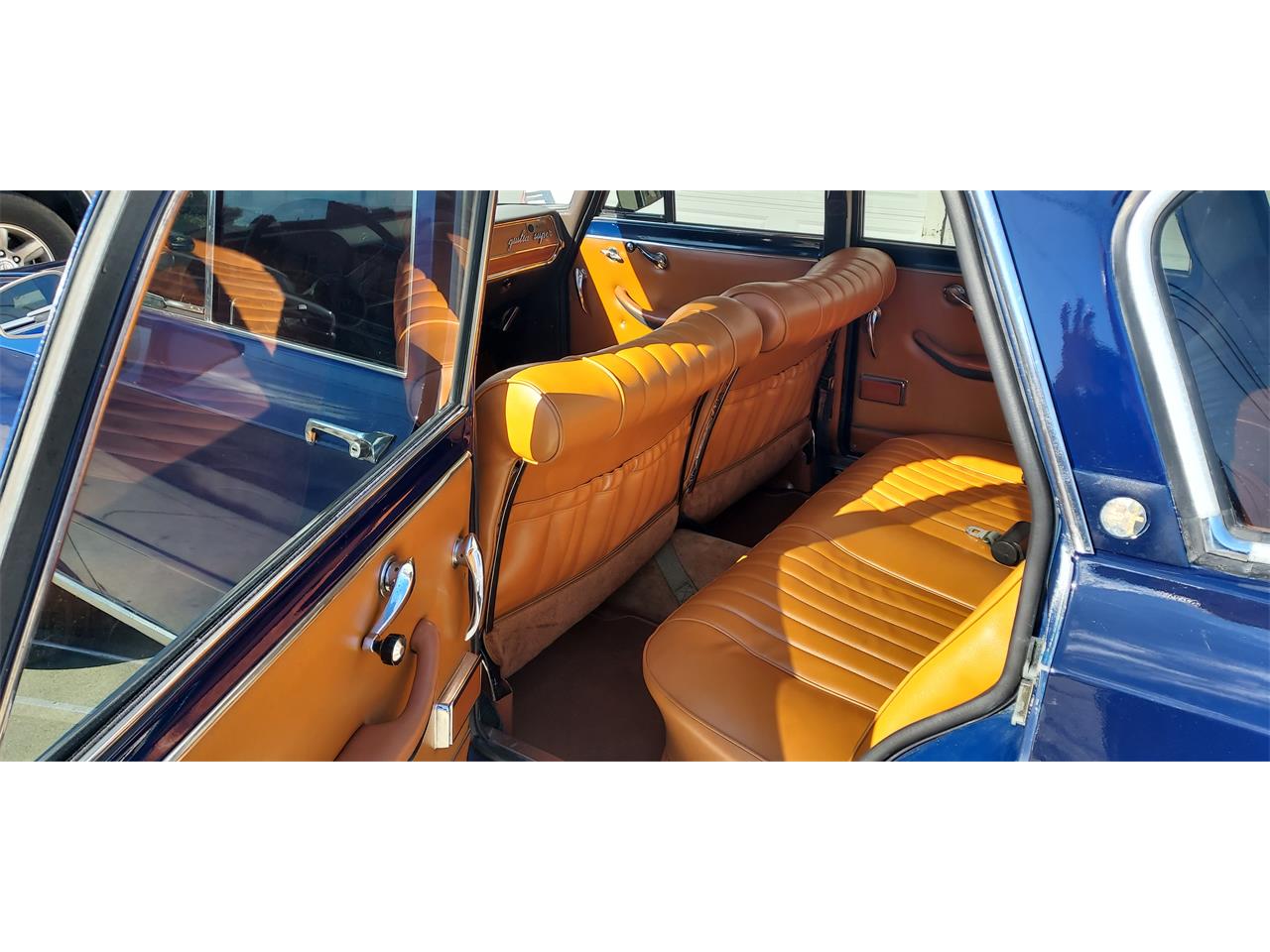 Alfa-romeo-Giulia-super-1967-Navy-Blue-Tan-23