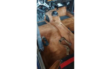 Alfa-romeo-Giulia-super-1967-Navy-Blue-Tan-24