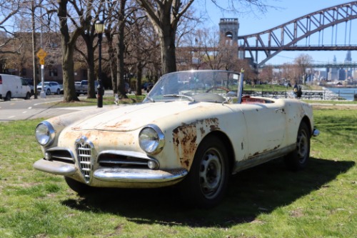 Alfa-romeo-Spider-1958-White-Red