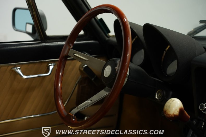 Alfa-romeo-Spider-1978-British-Green-Tan-4