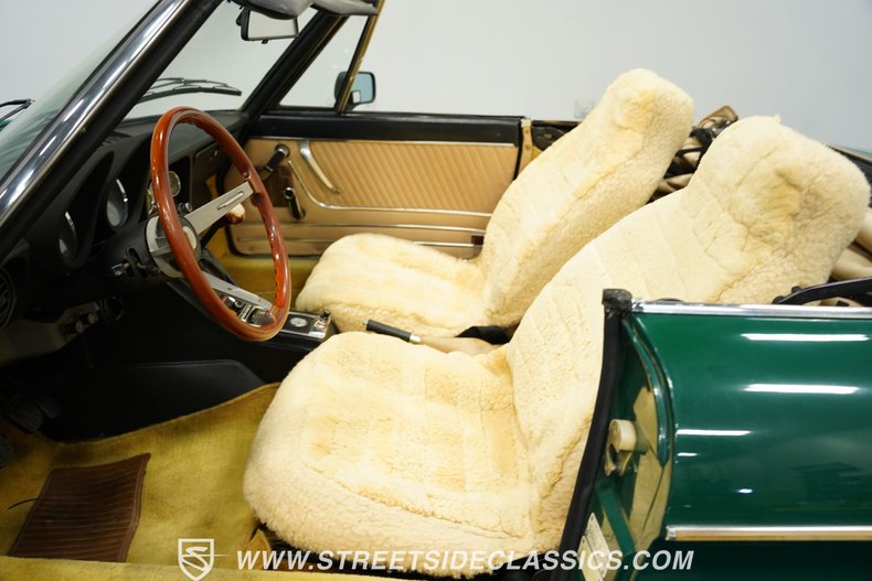Alfa-romeo-Spider-1978-British-Green-Tan-41