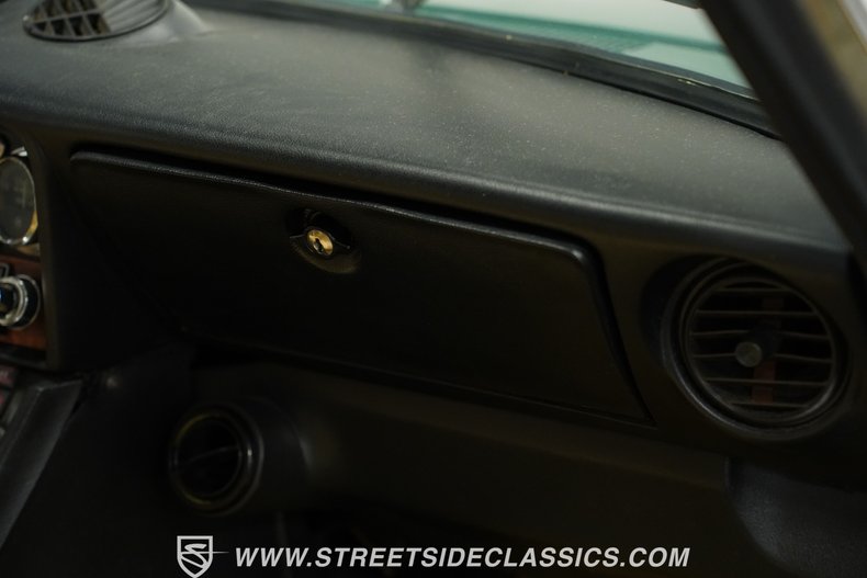 Alfa-romeo-Spider-1978-British-Green-Tan-5