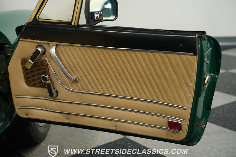 Alfa-romeo-Spider-1978-British-Green-Tan-6
