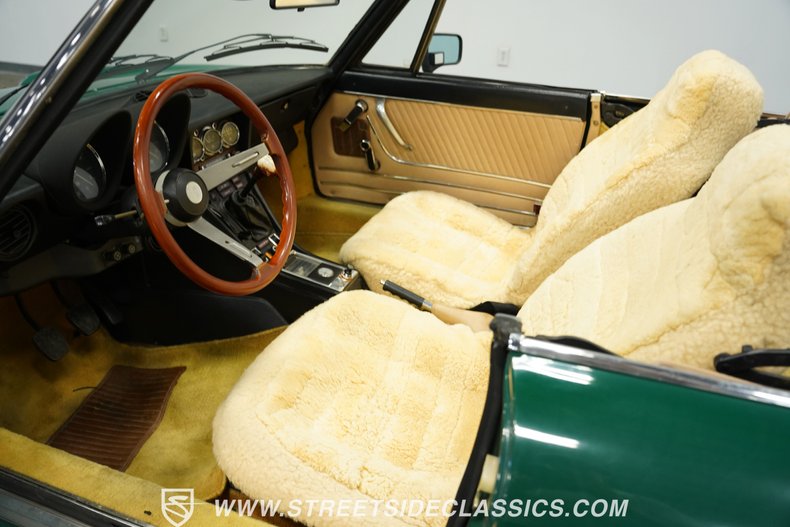 Alfa-romeo-Spider-1978-British-Green-Tan-9
