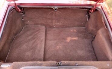 Alfa-romeo-Spider-1989-Burgundy-black-and-tan-17