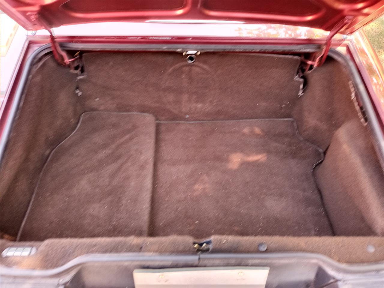 Alfa-romeo-Spider-1989-Burgundy-black-and-tan-17