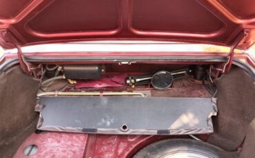 Alfa-romeo-Spider-1989-Burgundy-black-and-tan-19