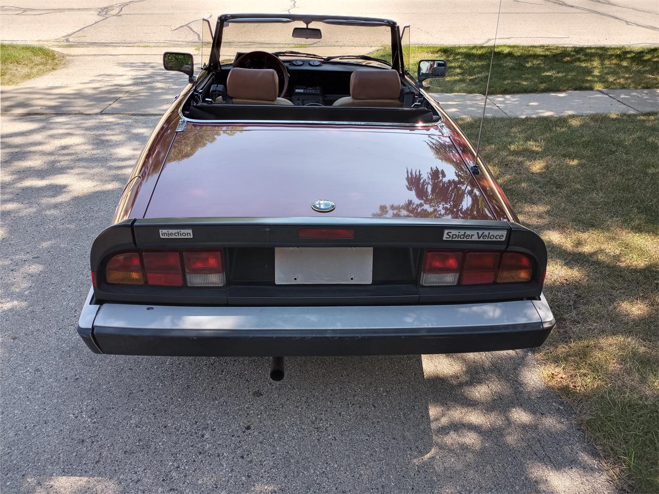 Alfa-romeo-Spider-1989-Burgundy-black-and-tan-4
