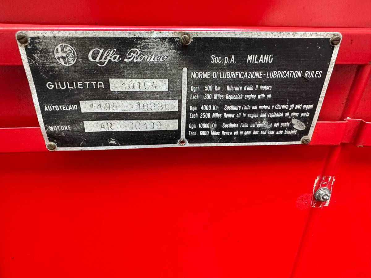 Alfa-romeo-giulietta-1961-red-12