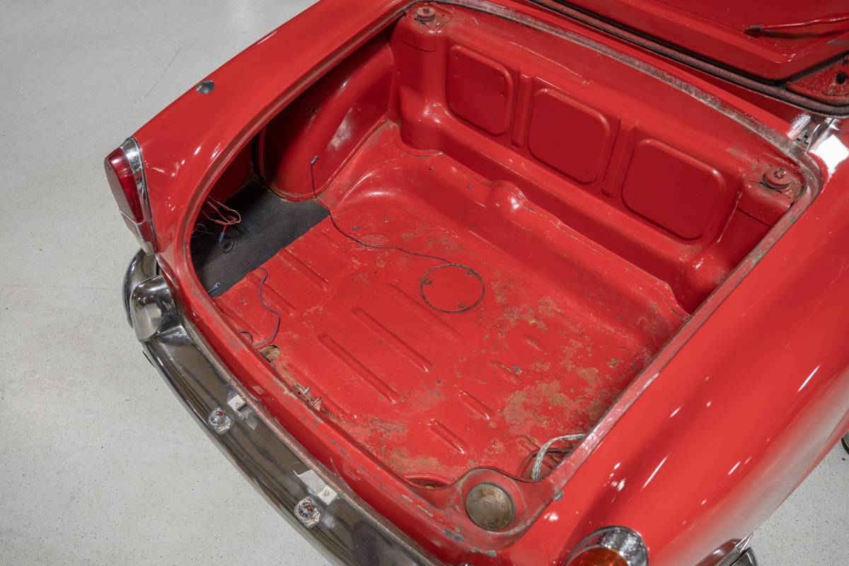 Alfa-romeo-giulietta-spider-1961-red-18