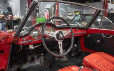 Alfa-romeo-giulietta-spider-1961-red-20