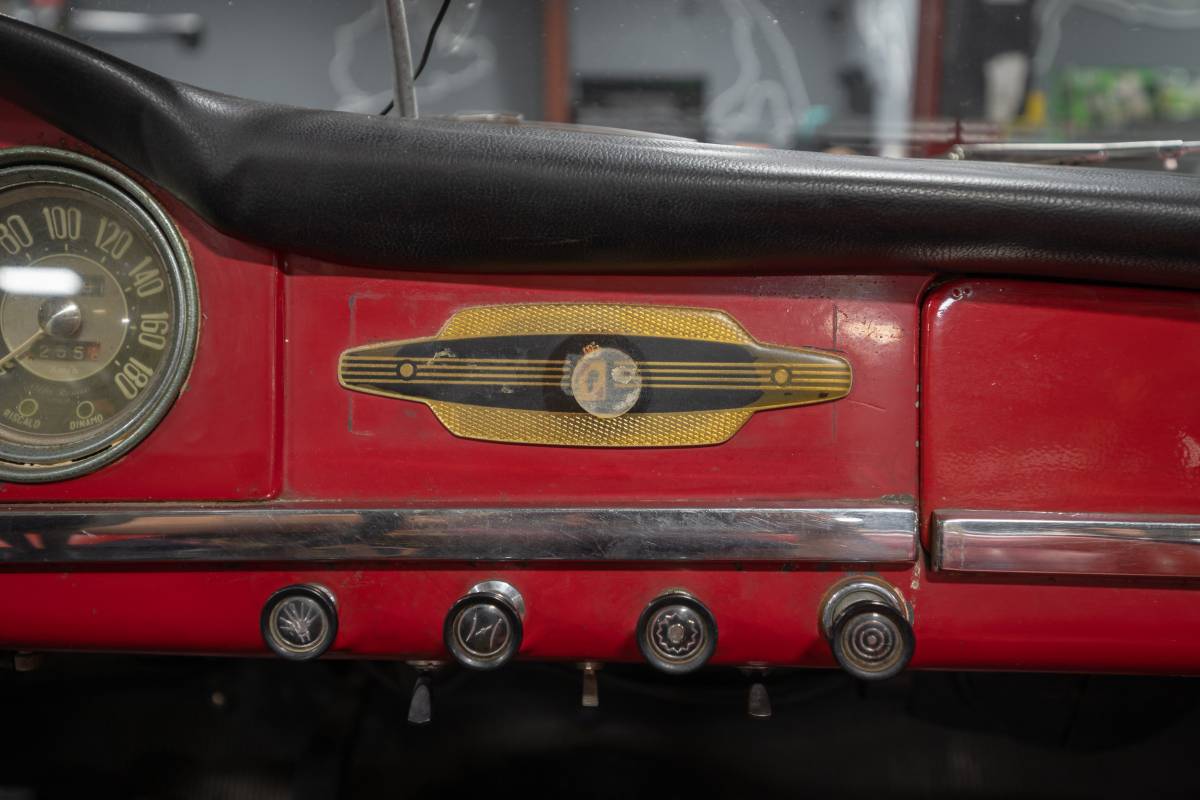 Alfa-romeo-giulietta-spider-1961-red-22