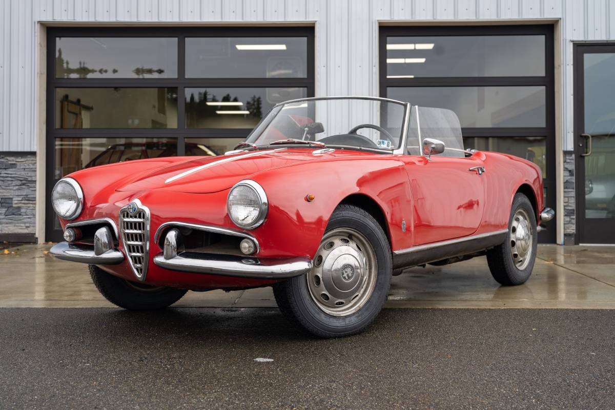 Alfa-romeo-giulietta-spider-1961-red-3