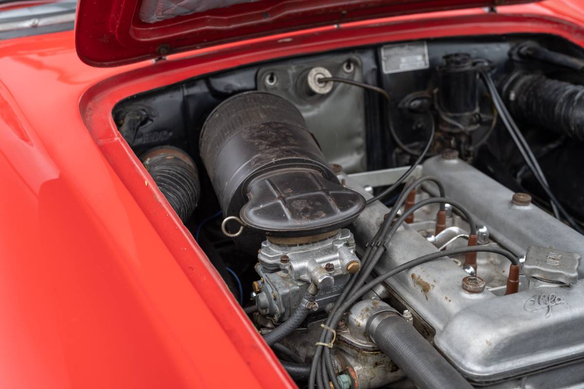 Alfa-romeo-giulietta-spider-1961-red-5