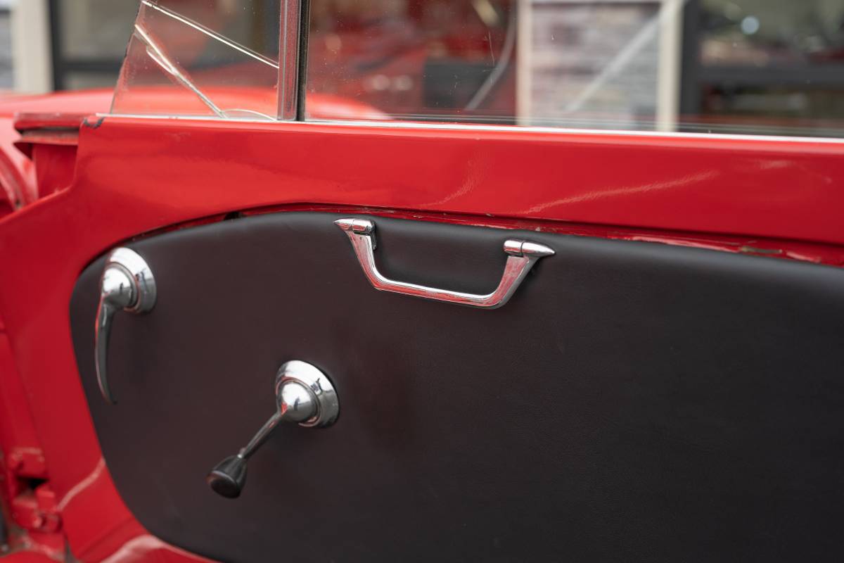 Alfa-romeo-giulietta-spider-1961-red-6