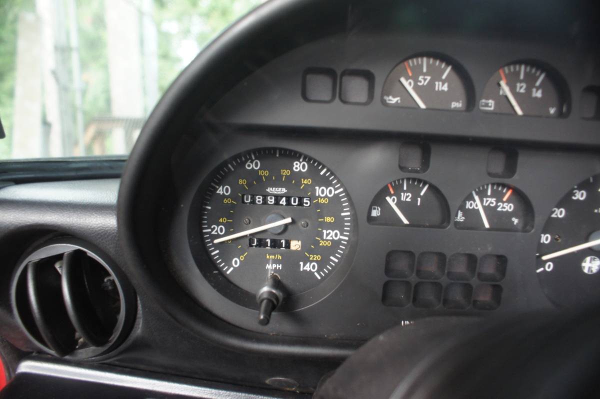 Alfa-romeo-graduate-1986-red-10