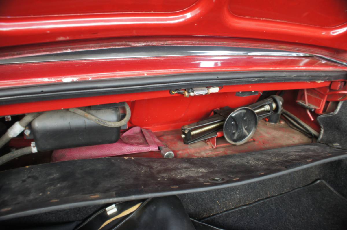 Alfa-romeo-graduate-1986-red-15