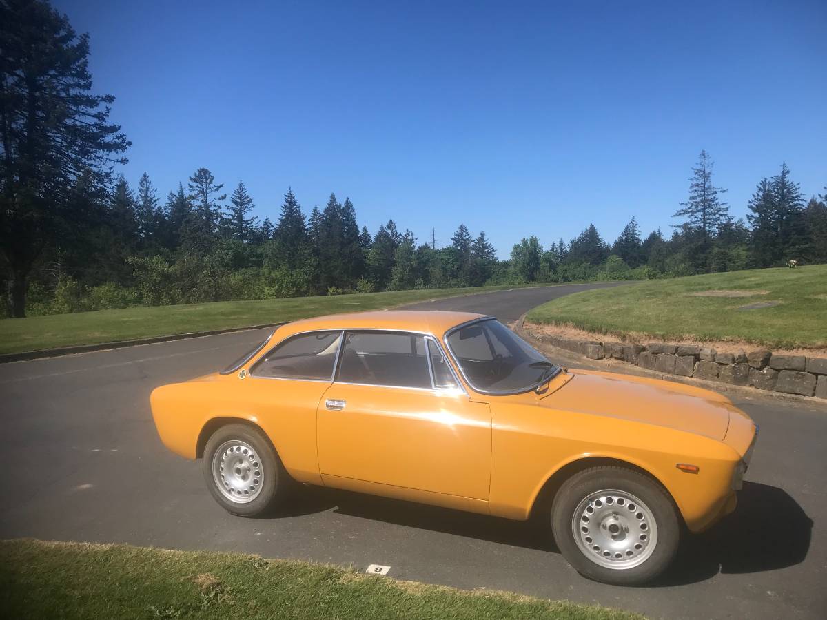 Alfa-romeo-gtv-1967-1