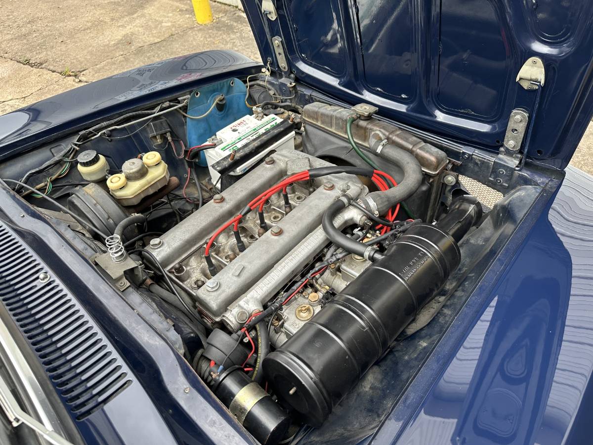 Alfa-romeo-junior-1300-1971-blue-15