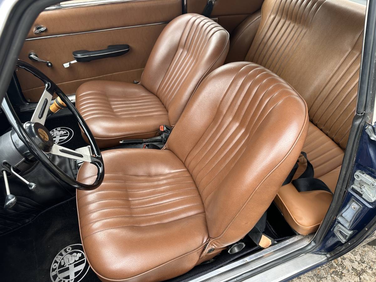 Alfa-romeo-junior-1300-1971-blue-19