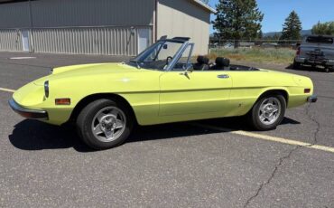 Alfa-romeo-spider-1971-yellow-3
