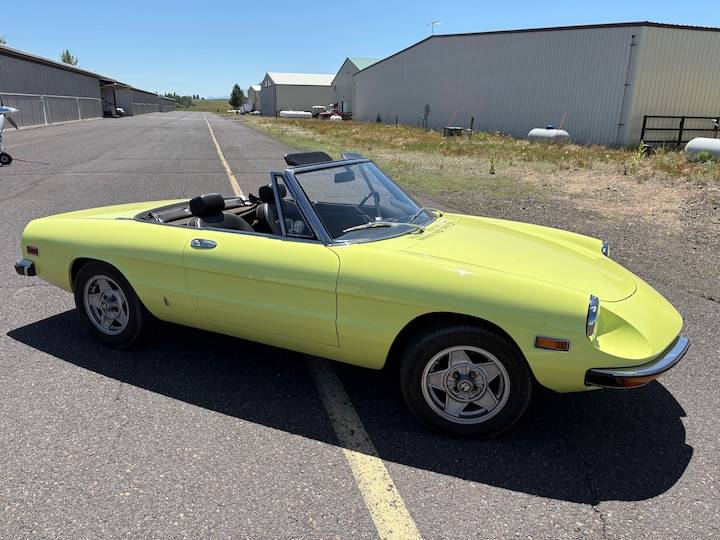 Alfa-romeo-spider-1971-yellow-5