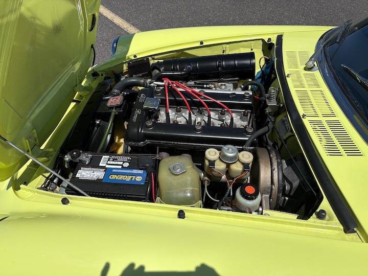 Alfa-romeo-spider-1971-yellow-7