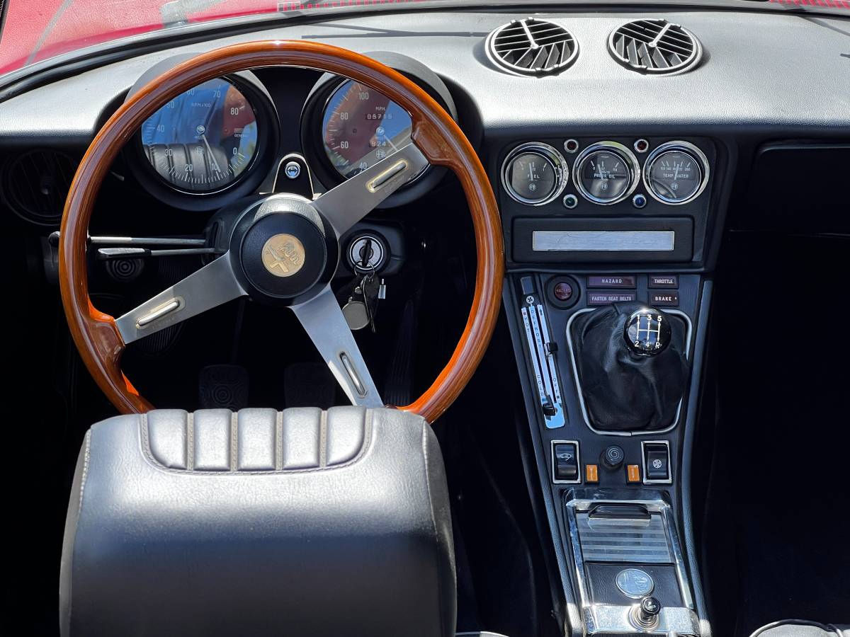 Alfa-romeo-spider-1972-red-10