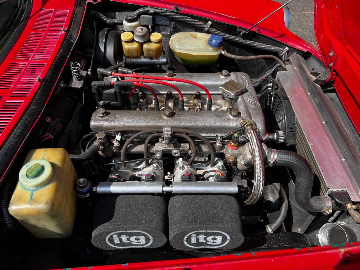 Alfa-romeo-spider-1972-red-15