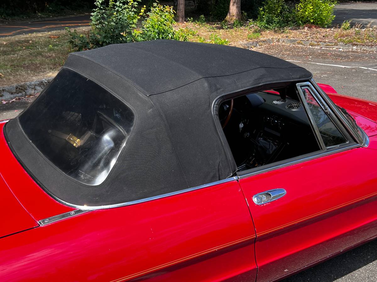 Alfa-romeo-spider-1972-red-21