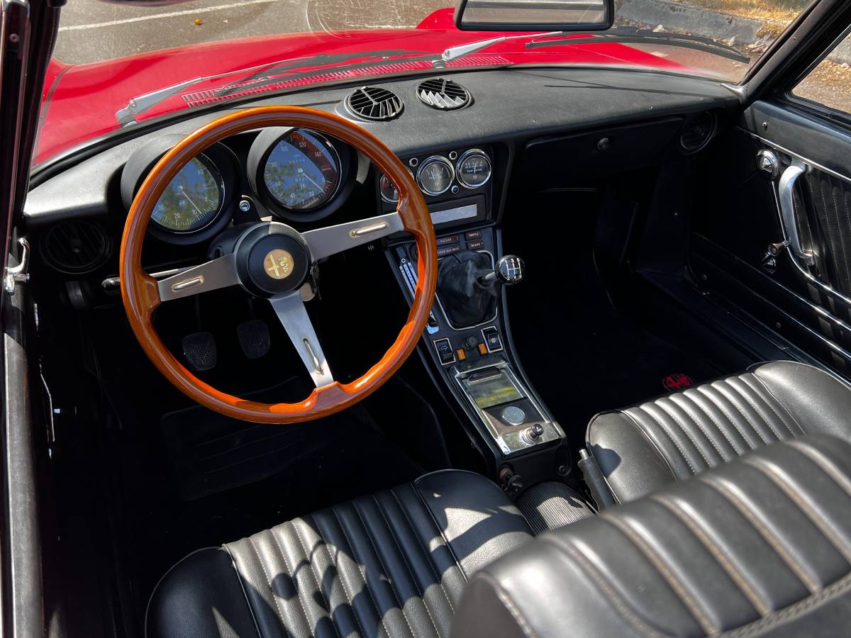 Alfa-romeo-spider-1972-red-9