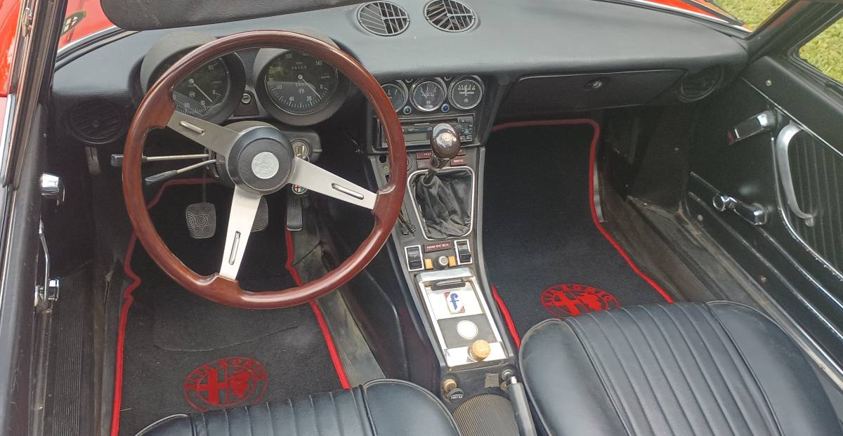 Alfa-romeo-spider-1977-red-7