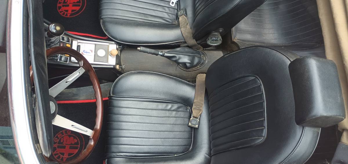 Alfa-romeo-spider-1977-red-8