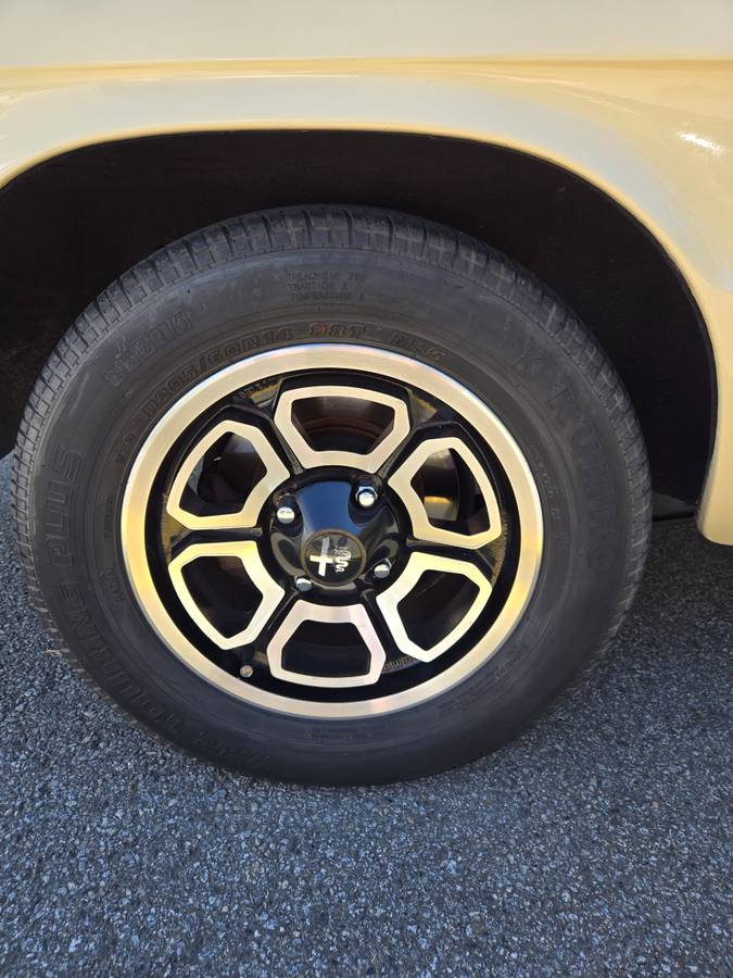 Alfa-romeo-spider-1978-yellow-4