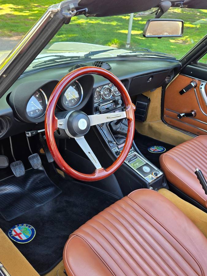 Alfa-romeo-spider-1978-yellow-6