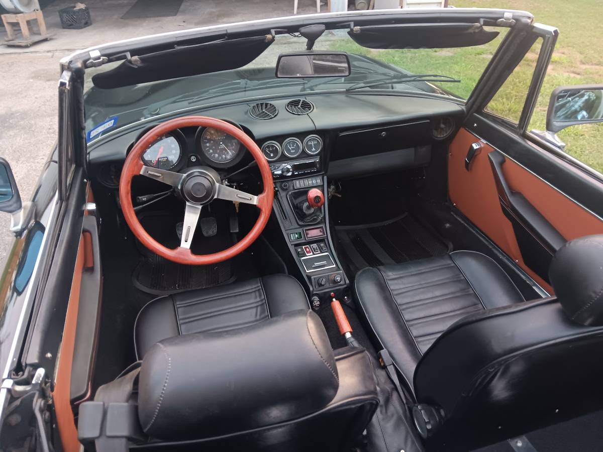 Alfa-romeo-spider-1981-black-1
